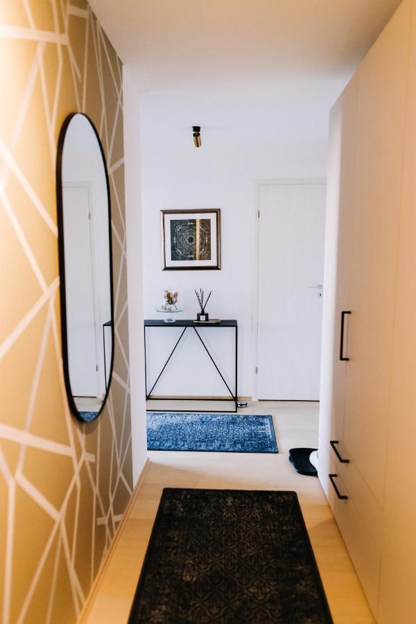 Design Apartman - Free Parking Сегед Екстериор снимка