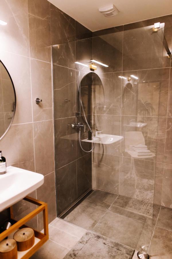 Design Apartman - Free Parking Сегед Екстериор снимка